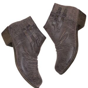 SOPHIA TAYLOR Suede Leather Almond Toe Ankle Booties in Gray Size 12W